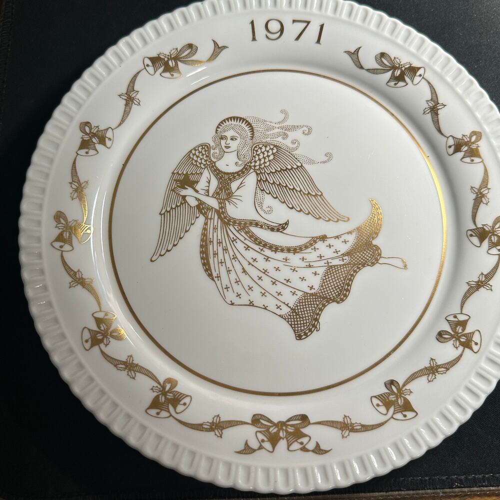 Vintage 1971 Spode Christmas Plate Angel Ding Dong Bone China England